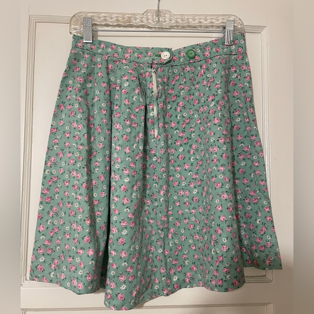 Floral Pleated Green Skirt XS - Picture 2 of 4
